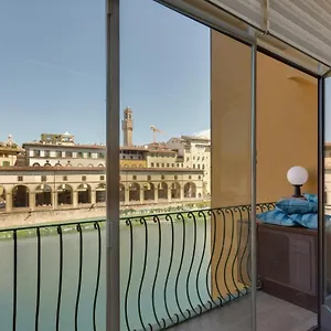 Ponte Vecchio Balcony Appartamento